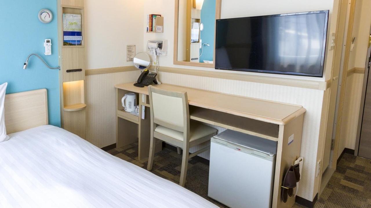 Toyoko Inn Shiki Eki Higashi Guchi Экстерьер фото